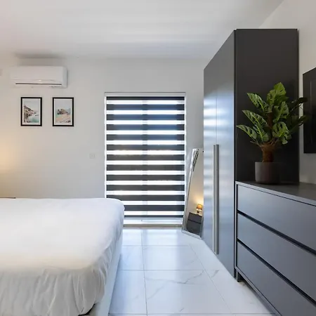 A Stunning Apartment With Spectacular Sea Views St. Paul's Bay Exterior photo