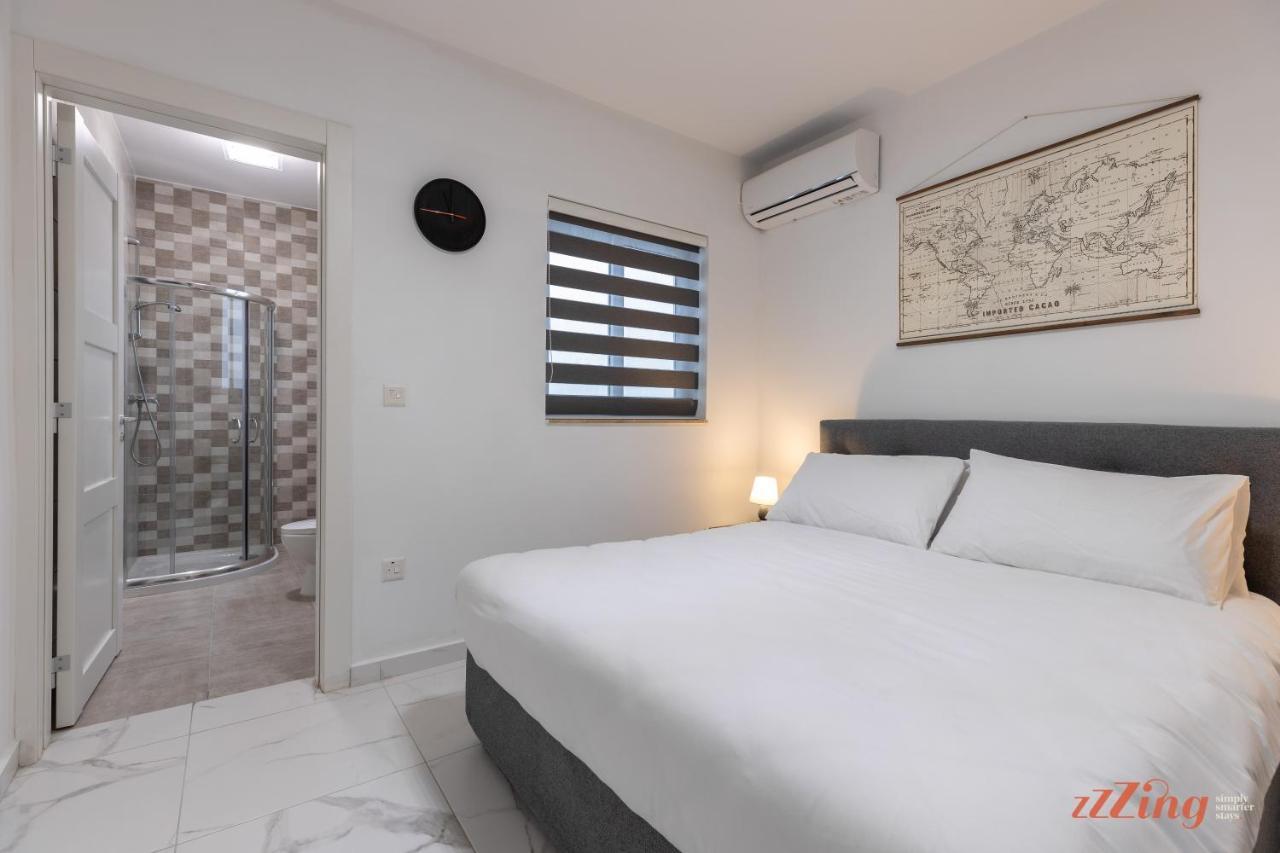 A Stunning With Spectacular Sea Views شقة *